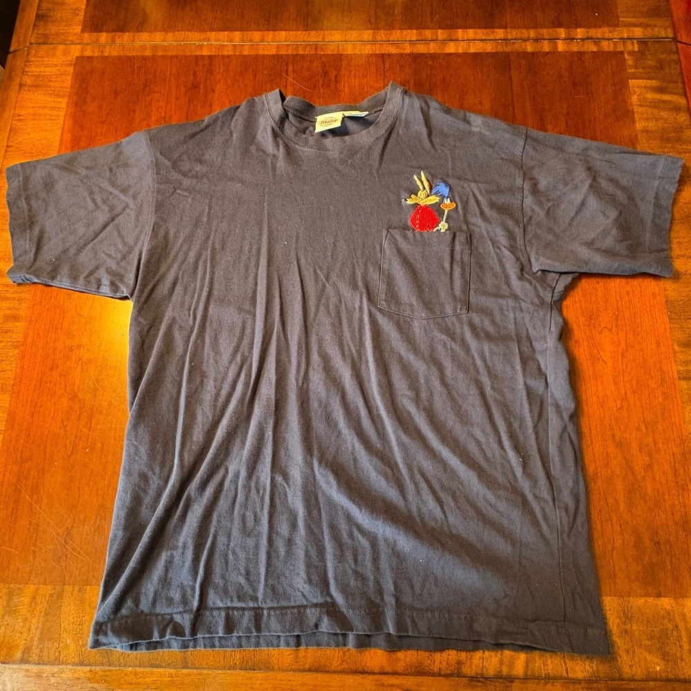 Vintage Looney Tunes Wile E. Coyote Road Runner Embroidered Pocket Tee XL